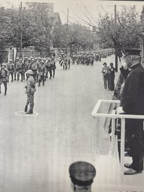 【民国时期 画报 画页】【 1938年 武汉占领 汉口 日军分列式 及川】 新闻宣传页（尺寸约 45X30.5） M50109-63