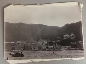 清末香港维多利亚海港沿岸殖民地时期建筑物及巨型船只蛋白老照片共两张