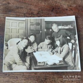 民国原版 1930年代爱国将领、奉系少帅张学良子女照片：长子张闾珣、二公子张闾玗、女公子张闾瑛。尺寸11 × 8.4 cm