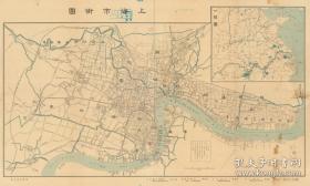 【艺术微喷复制】民国1932年《上海市街图》全图开幅巨大86X140CM。年代准确，请看右下人口统计。上海市街巷绘制标注，全图范围四至请看图片。请看沿江码头。请看纺织工厂地。上海地理地名历史变迁重要老地图史料。裱框以后风貌佳。