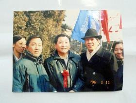 九十年代 相声演员 姜昆 原版彩色照片（长15厘米，宽11厘米）