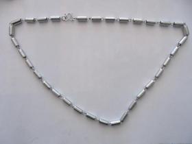 珠宝首饰 ：全金属项链 一条   （长46厘米，29.6克）