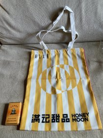 满记甜品联名ELLE帆布袋