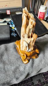 纯天然缅甸树化玉摆件22/10Cm。品相如图包真很有收藏价值。
