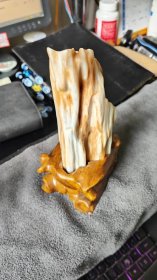 纯天然缅甸树化玉摆件22/10Cm。品相如图包真很有收藏价值。