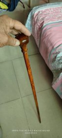 585号海南黄花梨文明棍87厘直径1.6/1.4厘米。全品纹理清晰油性大荧光强香味正很有使用和收藏价值