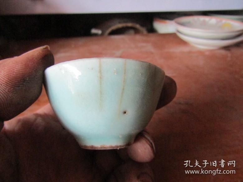 老瓷器豆青釉小酒杯16