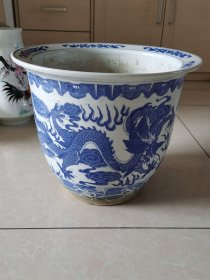 建国瓷，青花二龙戏珠大花盆