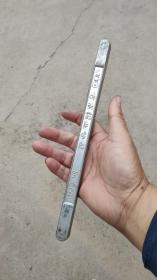 锡器；带铭文的锡棒1根有文字YTR云南锡业公司SN60A长30厘米重500克