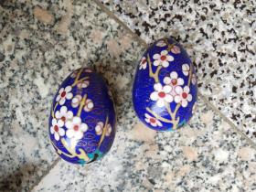装饰类；景泰蓝蛋蛋一对梅花图案