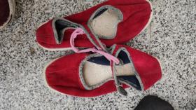 旧布鞋收藏；原味旧布鞋女士一带鞋千层手纳底红色绒面39码