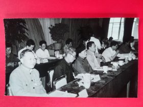 《怒江傈僳族自治州第六届人民代表大会第二次会议》之15，（10寸原版大照片）