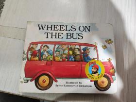 二手原版 英文原版 wheels on the bus 公交巴士上的轮子 廖彩杏纸板书 欧美经典儿歌   9780517709986