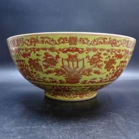 乾隆瓷器黄地鱼碗古玩收藏品