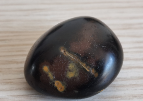 【**优惠特价**】天然带眼睛的玛瑙原石（35*30*20mm） 27.5g