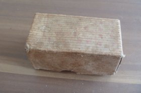 老线坠一个【全新未使用，由于时间久远，盒子上的字已无法辨认】
