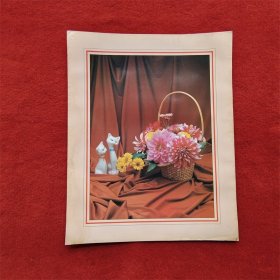 怀旧收藏 4开 装饰画《一蓝鲜花与瓷猫》90年代  瓷猫 竹篮 鲜花