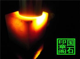【T1806】青田菜花黄雕钮印章，质细色靓刀爽，这类料越存越黄。7.4×3×3.1、、、、、、、灯光冻印章石青田石昌化石寿山石巴林石龙蛋蓝星雅安绿