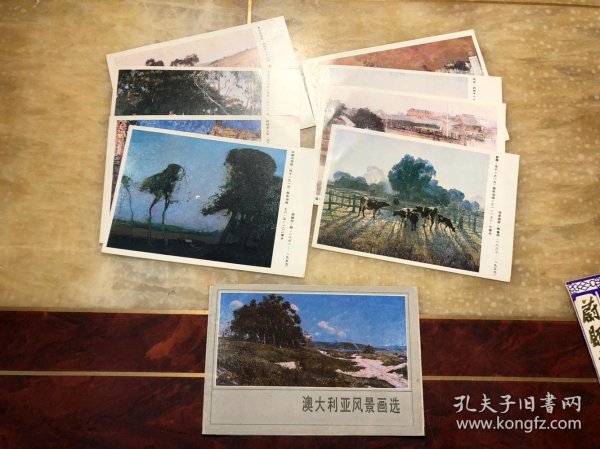 澳大利亚风景画选(存8张+外函封面共9张）分别为汤姆·罗伯茨的《米尔深角秋天的早晨》、西德尼·朗的《谧静的夜晚》、埃里奥瑟·格鲁纳的《春霜》、阿瑟·斯特里顿的《雷德芬火车站》、戴维斯的《夏日的黄昏》、弗雷德里克·麦卡宾的《柯林斯大街》、约翰·罗厄尔的《大桥的抢修者》、霍勒斯·特伦内里的《风光》、霍华德·艾什顿的《阳光灿烂的牧场》