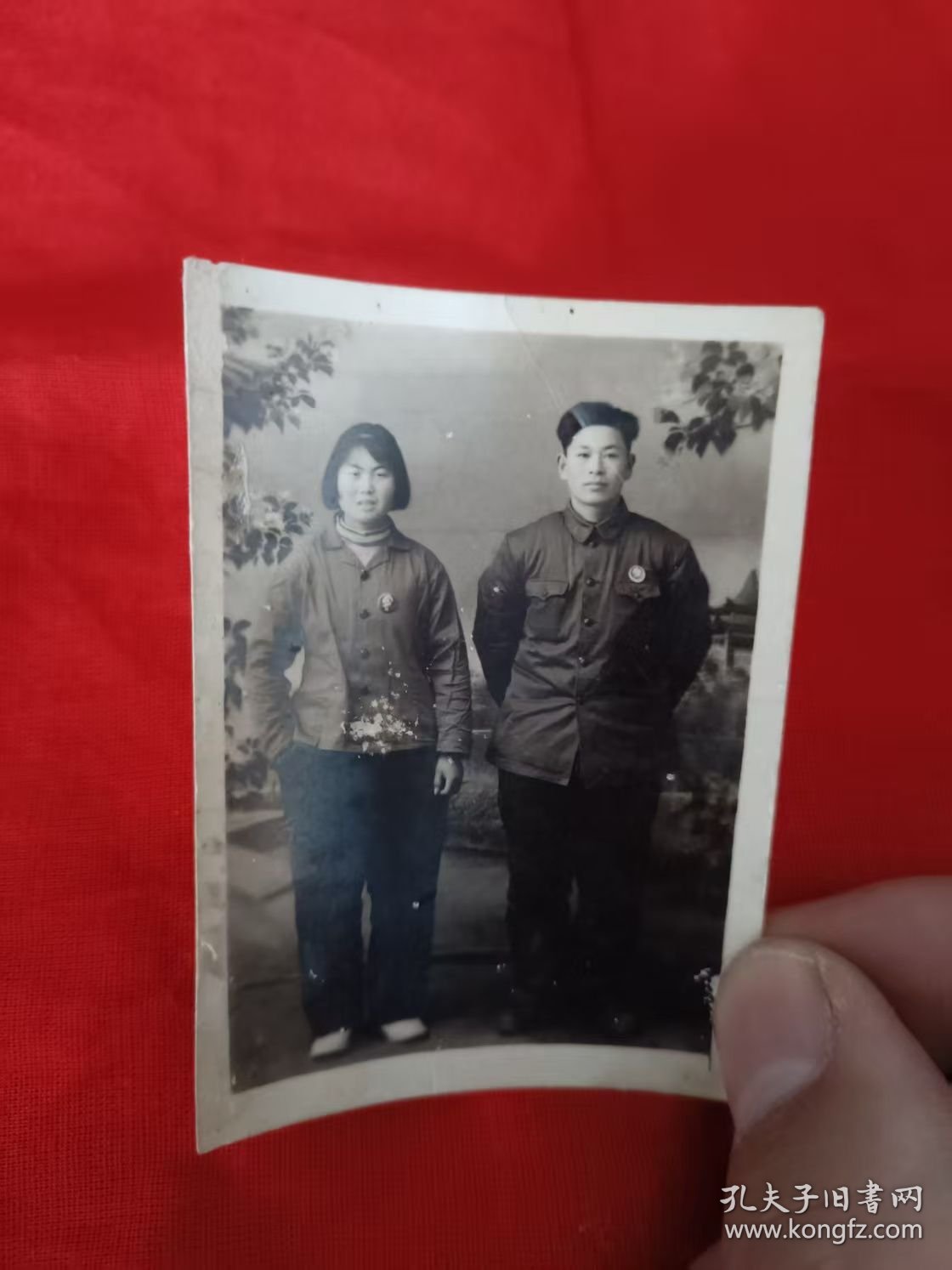 【罕见】革命夫妻--戴毛 像章（8CM*6CM）