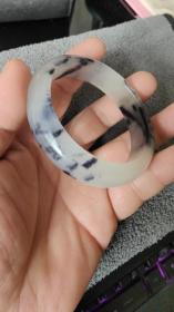 新疆金丝玉手镯内径6厘米。全品包真。