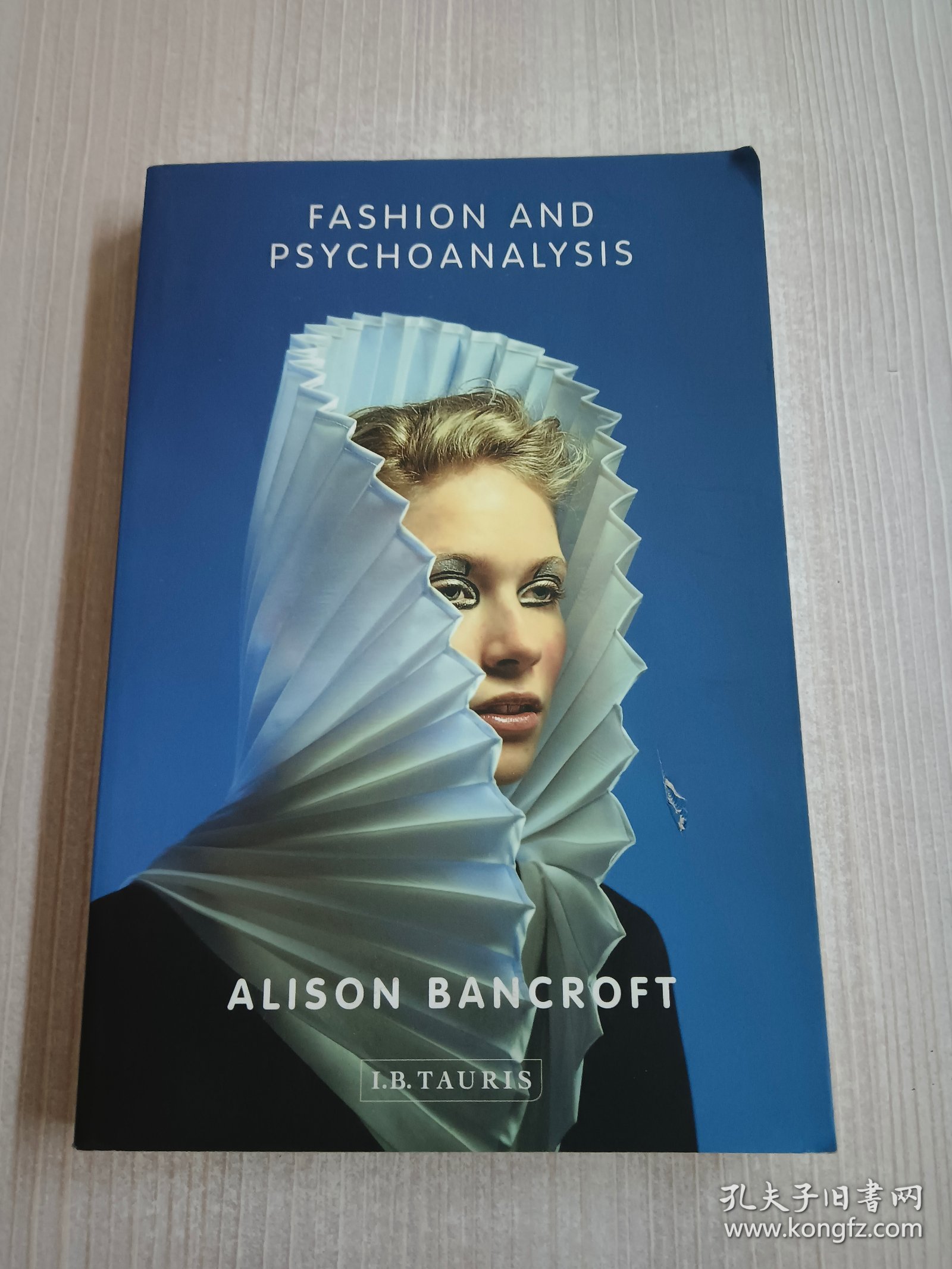 FASHION AND PSYCHOANALYSIS