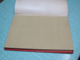 中华人民共和国宪法1954年1版1次，精装，带原版护封。书内夹带一张当时“讨论修改宪法的工作中需要掌握一下几个原则”6条说明单据