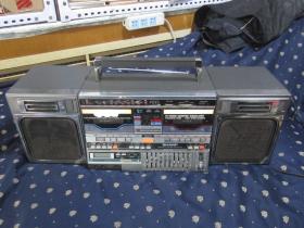 1987年花1580元买的夏普牌录音机，自然旧，保存特别好，可以正常使用