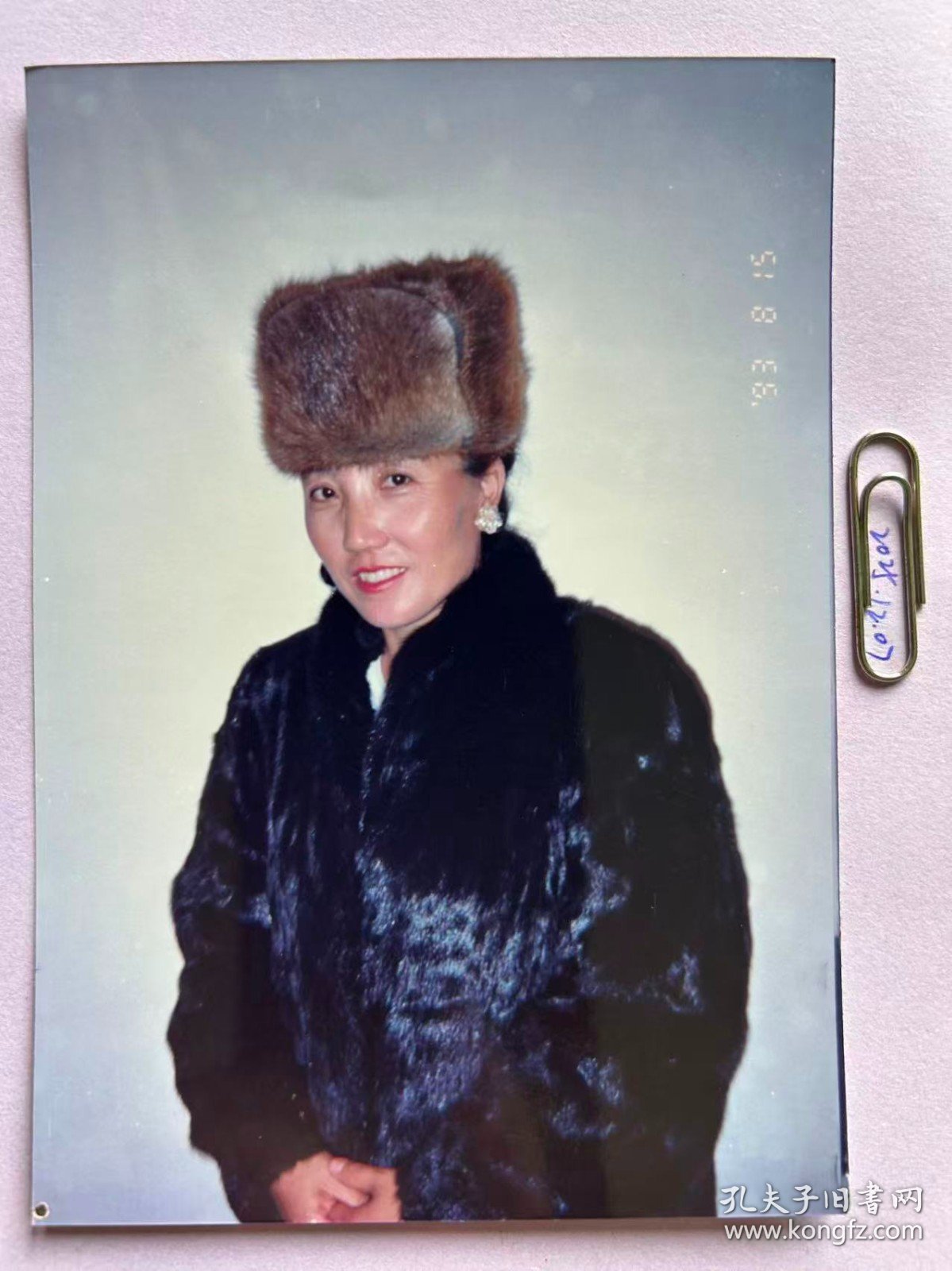 貂绒留影 多单合并运费满百包邮只发快递 彩色老照片非黑白老照片 全网同售 不定期下架 加购请及时付款 欢迎选购 251207PSD