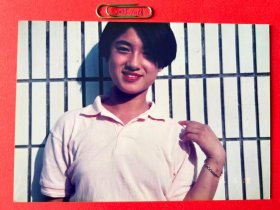 短发女孩 多单合并运费满百包邮只发快递 彩色老照片非黑白老照片 全网同售 不定期下架 加购请及时付款 欢迎选购 251018PSD