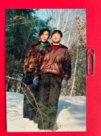 林间雪地 多单合并运费满百包邮只发快递 彩色老照片非黑白老照片 全网同售 不定期下架 加购请及时付款 欢迎选购 251025PSD