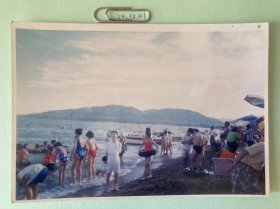 夏日海滨 多单合并运费满百包邮只发快递 彩色老照片非黑白老照片 全网同售 不定期下架 加购请及时付款 欢迎选购 241201PSD