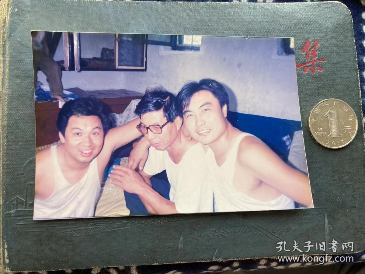 家中合影 彩色老照片非黑白老照片 老照片满百包邮只发快递 本店更有70-90年代老年画 欢迎选购