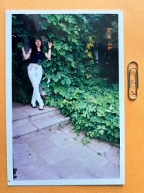 绿意盎然 多单合并运费满百包邮只发快递 彩色老照片非黑白老照片 全网同售 不定期下架 加购请及时付款 欢迎选购 251109PSD