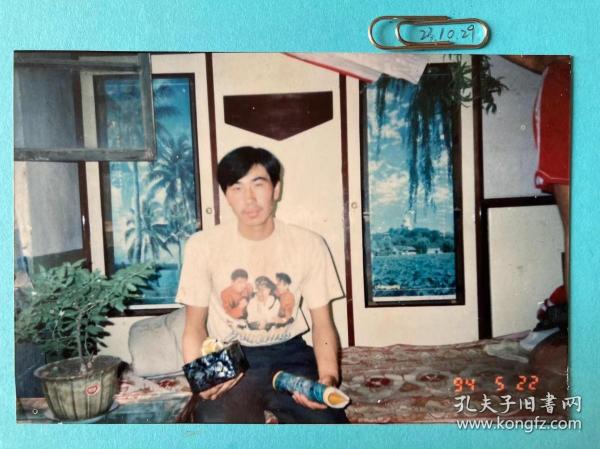 小虎队T恤 多单合并运费满百包邮只发快递 彩色老照片非黑白老照片 全网同售 不定期下架 加购请及时付款 本店更有70-90年代老年画 欢迎选购 231029PSD