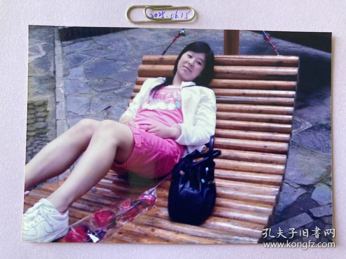 吊床上 多单合并运费满百包邮只发快递 彩色老照片非黑白老照片 全网同售 不定期下架 加购请及时付款 欢迎选购 250615PSD