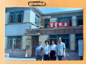 聚宝饭店前 多单合并运费满百包邮只发快递 彩色老照片非黑白老照片 全网同售 不定期下架 加购请及时付款 欢迎选购 251109PSD