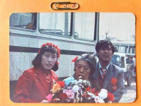 新婚 多单合并运费满百包邮只发快递 彩色老照片非黑白老照片 全网同售 不定期下架 加购请及时付款 欢迎选购 251109PSD