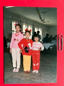 餐厅留影 多单合并运费满百包邮只发快递 彩色老照片非黑白老照片 全网同售 不定期下架 加购请及时付款 欢迎选购 251025PSD