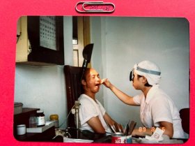 就诊 多单合并运费满百包邮只发快递 彩色老照片非黑白老照片 全网同售 不定期下架 加购请及时付款 欢迎选购 251025PSD