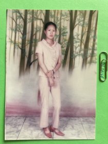梦幻树丛布景照 多单合并运费满百包邮只发快递 彩色老照片非黑白老照片 全网同售 不定期下架 加购请及时付款 欢迎选购 250426PSD