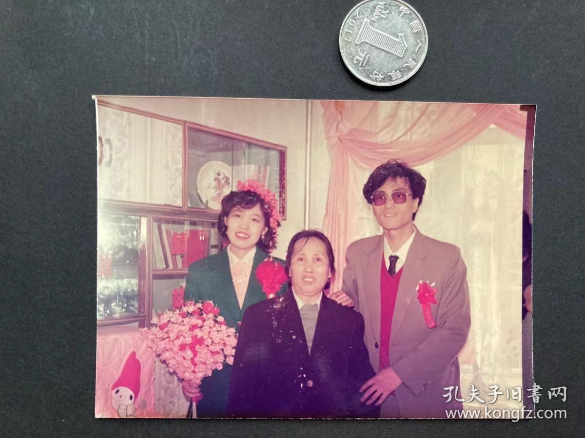 新人 捧花 多单合并运费满百包邮只发快递 彩色老照片非黑白老照片 全网同售 不定期下架 加购请及时付款 本店更有70-90年代老年画 欢迎选购 2307029PSD