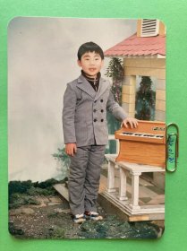 高领儿童 多单合并运费满百包邮只发快递 彩色老照片非黑白老照片 全网同售 不定期下架 加购请及时付款 本店更有70-90年代老年画 欢迎选购 240126PSD