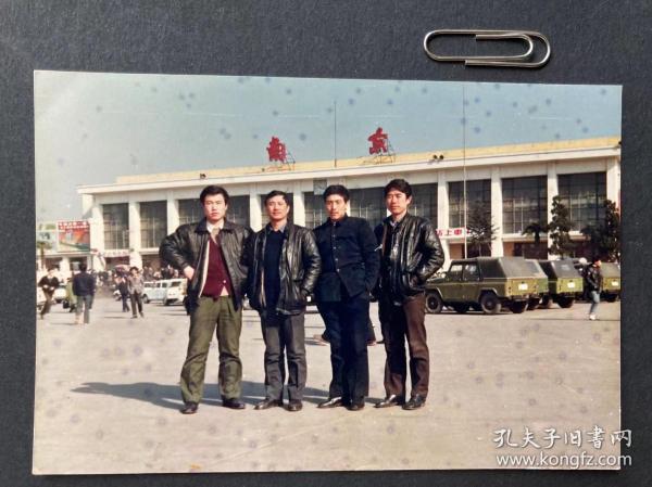 南京站前 多单合并运费满百包邮只发快递 彩色老照片非黑白老照片 全网同售 不定期下架 加购请及时付款 本店更有70-90年代老年画 欢迎选购 2307023APSD