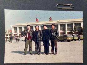 南京站前 多单合并运费满百包邮只发快递 彩色老照片非黑白老照片 全网同售 不定期下架 加购请及时付款 本店更有70-90年代老年画 欢迎选购 2307023APSD