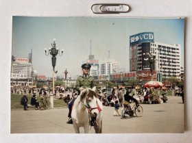 民族品牌广场 多单合并运费满百包邮只发快递 彩色老照片非黑白老照片 全网同售 不定期下架 加购请及时付款 本店更有70-90年代老年画 欢迎选购 231209PSD