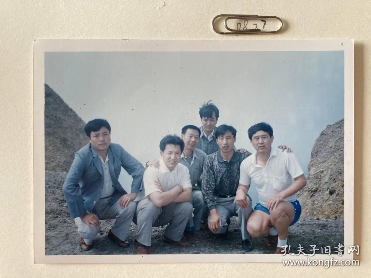男子群像 多单可合并运费满百包邮只发快递 彩色老照片非黑白老照片 全网同售 不定期下架 加购请及时付款 本店更有70-90年代老年画 欢迎选购  230827PSD