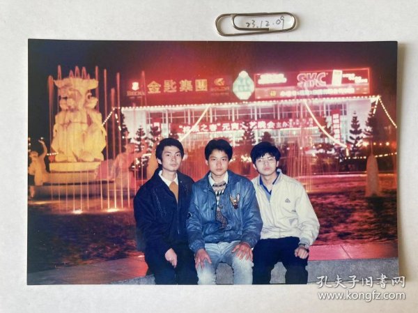 金钥集团SKC元宵之夜 多单合并运费满百包邮只发快递 彩色老照片非黑白老照片 全网同售 不定期下架 加购请及时付款 本店更有70-90年代老年画 欢迎选购 231209PSD