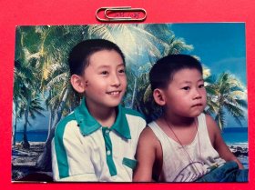 小小少年 多单合并运费满百包邮只发快递 彩色老照片非黑白老照片 全网同售 不定期下架 加购请及时付款 欢迎选购 251025PSD