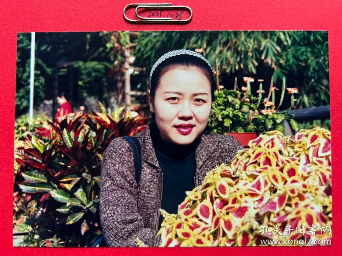 艳阳下 多单合并运费满百包邮只发快递 彩色老照片非黑白老照片 全网同售 不定期下架 加购请及时付款 欢迎选购 251025PSD